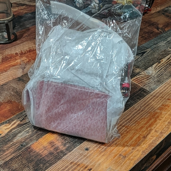 2HPππ Michael Kors Selma Mini Saffiano Crossbody - Picture 5 of 10